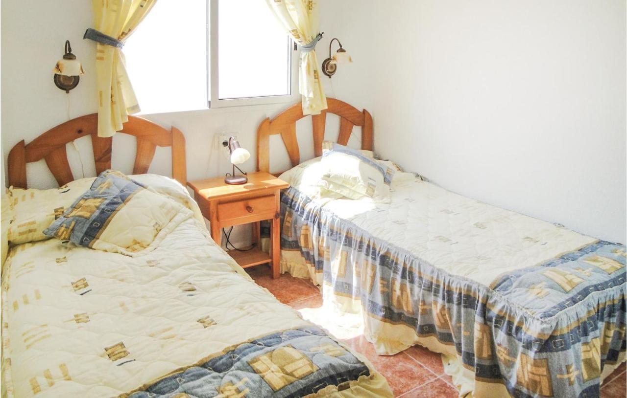 2 Bedroom Cozy Apartment In Торевьиа Экстерьер фото