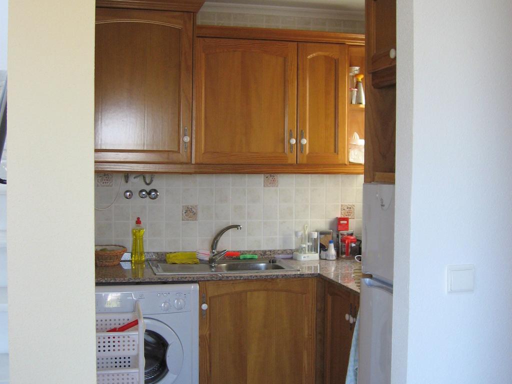 2 Bedroom Cozy Apartment In Торевьиа Экстерьер фото