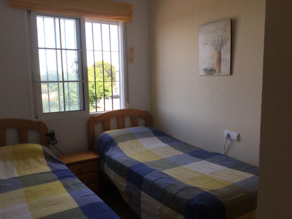 2 Bedroom Cozy Apartment In Торевьиа Экстерьер фото