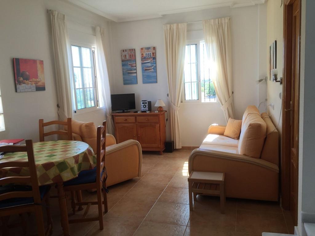 2 Bedroom Cozy Apartment In Торевьиа Экстерьер фото